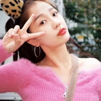 她在这里 海报